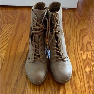 Guess nude boots
